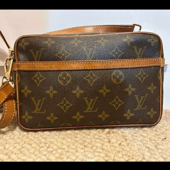 Authentic Louis Vuitton Vintage Compiegne
Monogram Crossbody WITH COA - Picture 1 of 16